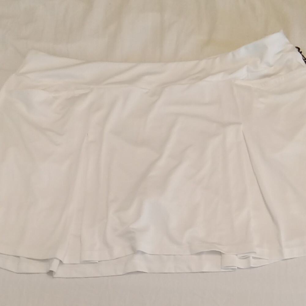 TAIL White Label Women's Size XXL White Pull-On Skort Pleated UV50. Activewear